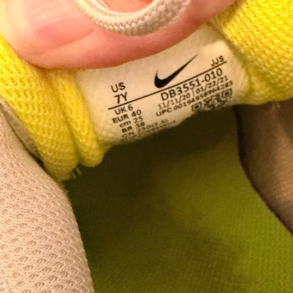 Nike Sneakers‎ Kids 7Y Light Bone Crater Impact DB3551-010 Running Shoes
